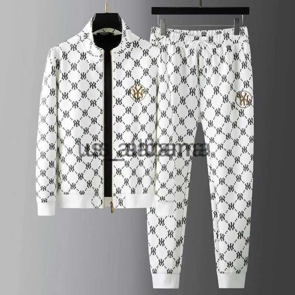 men's tracksuits spring and autumn men's new high-end jacket two piece casual fashion trend printed long sleeve sports set x0907, Gray
men's tracksuits spring and autumn men's new high-end jacket two piece casual fashion trend printed long sleeve sports set x0907, Gray