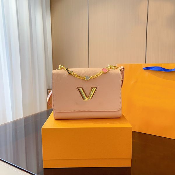 chain shoulder bag mini totes satchel pure leather flip type hidden buckle hardware letter key decoration adjusting strap fashion handbag
chain shoulder bag mini totes satchel pure leather flip type hidden buckle hardware letter key decoration adjusting strap fashion handbag