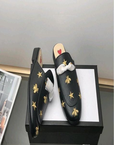 2020 designer luxury women summer slipper princetown slippers bees snake mules loafers genuine womens leather flats with buckle pa8265996, Black
2020 designer luxury women summer slipper princetown slippers bees snake mules loafers genuine womens leather flats with buckle pa8265996, Black