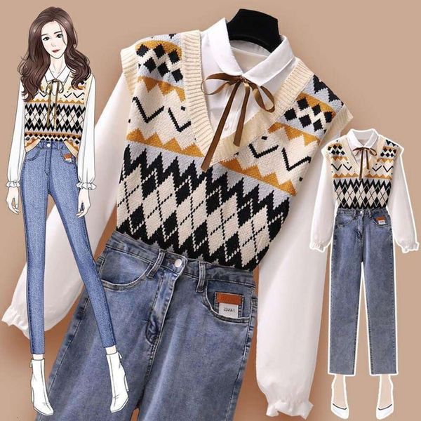 autumn and winter retro vest rhombus loose outer wear lazy wind v neck sleeveless pullover knitted womens sweater, Black;white
autumn and winter retro vest rhombus loose outer wear lazy wind v neck sleeveless pullover knitted womens sweater, Black;white