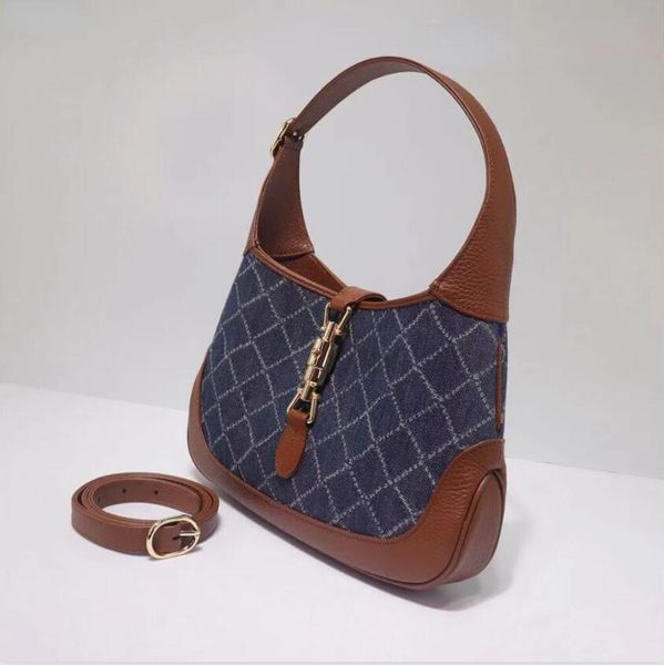Luxury VANNOGG 1961 Dinner bag 636706 Women Bag Handbags Canvas Underarm Leather Crossbody Ladies Outdoor Mini Purse Luxurys, 002
Luxury VANNOGG 1961 Dinner bag 636706 Women Bag Handbags Canvas Underarm Leather Crossbody Ladies Outdoor Mini Purse Luxurys, 002