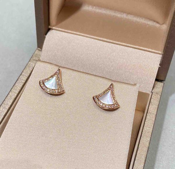 2023 luxury quality charm stud earring with nature shell beads and sparkly diamond in 18k rose gold plated green malachite have stamp box ps, Golden
2023 luxury quality charm stud earring with nature shell beads and sparkly diamond in 18k rose gold plated green malachite have stamp box ps, Golden