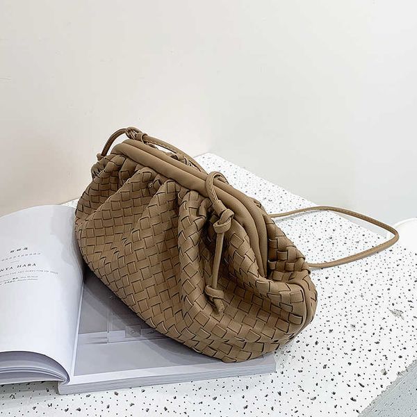 designer botegss ventss pouch evening bags for sale 2023 woven cloud bag new clip on single shoulder personalized womens large capacity soft
designer botegss ventss pouch evening bags for sale 2023 woven cloud bag new clip on single shoulder personalized womens large capacity soft