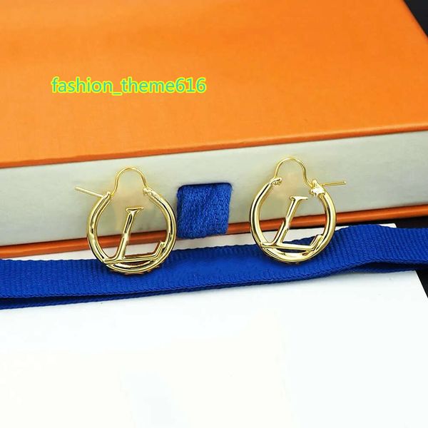 2023 fashion jewelry designer huggie pendant earrings big circle for women earring designers letter v hoop earrings gift, Golden;silver
2023 fashion jewelry designer huggie pendant earrings big circle for women earring designers letter v hoop earrings gift, Golden;silver