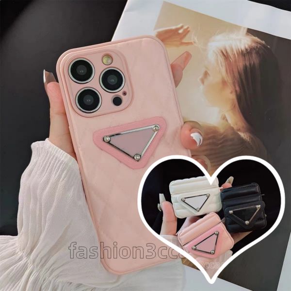 Image of Beautiful Leather Phone Cases iPhone 15 14 13 12 11 Pro Max 14 plus 13pro 12pro 11pro Luxury Designer Purse with Logo Packing AirPods Case 1 2 3 pro Combination