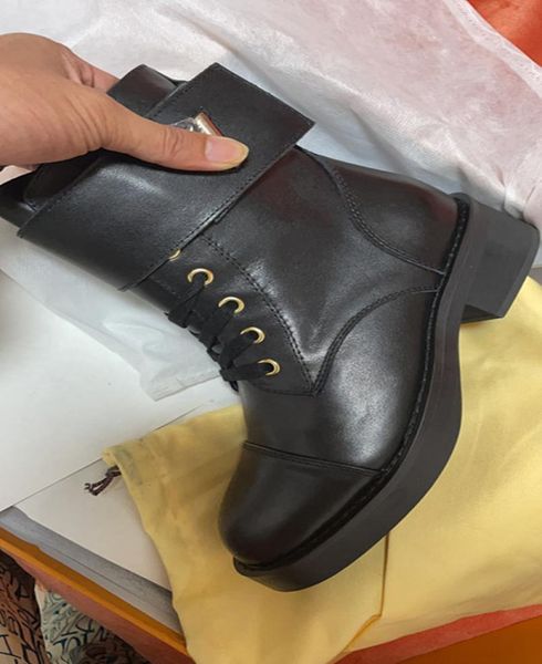 branded women wonderland ranger laceup boot designer lady glazed leather flat heel rubber outsole boots with box6297743, Black
branded women wonderland ranger laceup boot designer lady glazed leather flat heel rubber outsole boots with box6297743, Black