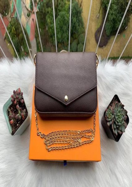 women messenger leather handbag evening bag original box flower checkers date code serial number embossed patterns3811350
women messenger leather handbag evening bag original box flower checkers date code serial number embossed patterns3811350