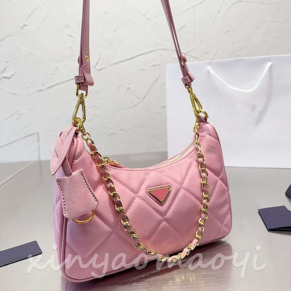pra girl pink nylon underarm bag, plaid suture, half moon bag, women's shoulder bag, chain bag, tote, crossbody bag, stylish and exquis
pra girl pink nylon underarm bag, plaid suture, half moon bag, women's shoulder bag, chain bag, tote, crossbody bag, stylish and exquis