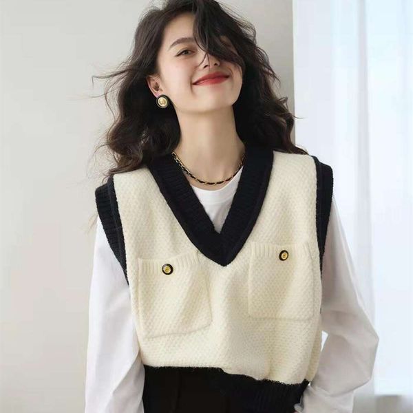 fragrant knitted sweater vest for women autumn black and white color block v neck, Black;white
fragrant knitted sweater vest for women autumn black and white color block v neck, Black;white