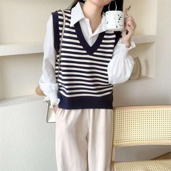 autumn and winter knitted sweater sleeveless vest womens loose casual striped jacket, Black;white
autumn and winter knitted sweater sleeveless vest womens loose casual striped jacket, Black;white