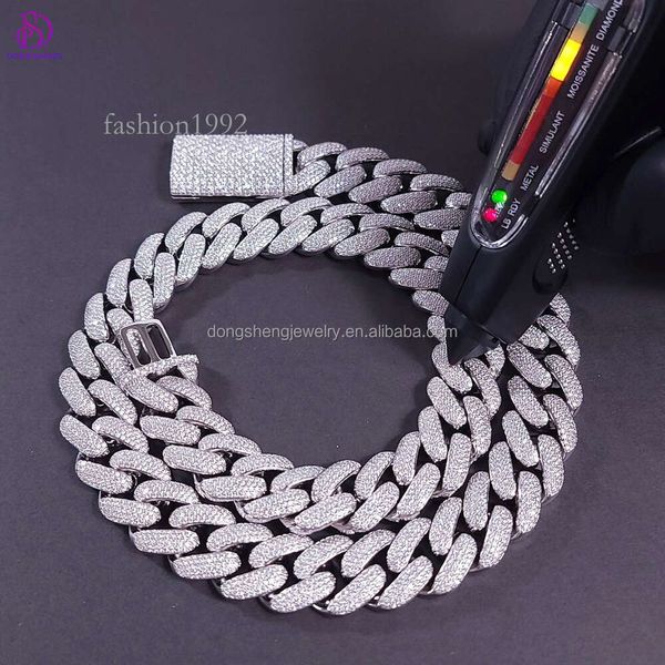 Custom High Quality Sier Moissanite Cuban Chain 20Mm Ice Out Vvs Diamond Moissanite Fashion Jewelry Necklaces For Mens
Custom High Quality Sier Moissanite Cuban Chain 20Mm Ice Out Vvs Diamond Moissanite Fashion Jewelry Necklaces For Mens