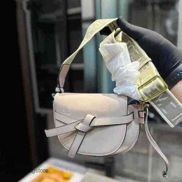 saddle loewn gate loew3 mini straddle women's designer cowhide bag bow girl one shoulder bags lady cool fashion gates handbags hr1t
saddle loewn gate loew3 mini straddle women's designer cowhide bag bow girl one shoulder bags lady cool fashion gates handbags hr1t