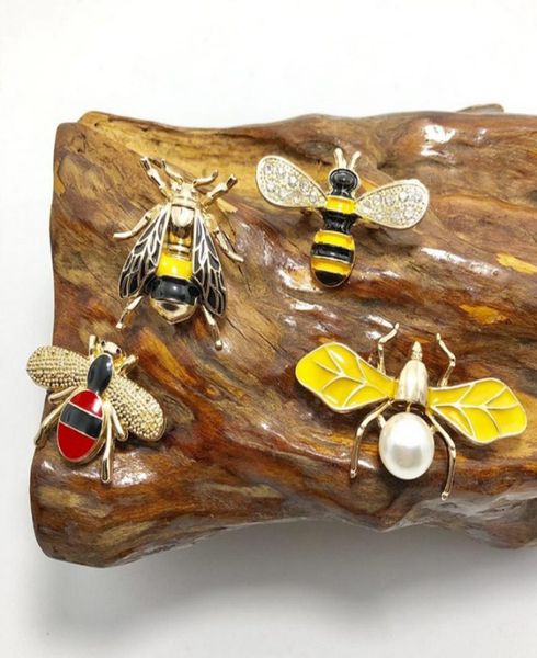 cute insect bee brooch women pearl rhinestone bee brooch suit lapel pin fashion jewelry gift for love 413638, Gray
cute insect bee brooch women pearl rhinestone bee brooch suit lapel pin fashion jewelry gift for love 413638, Gray