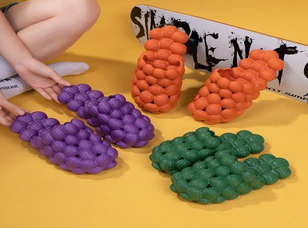 2022 diy bubble slipper with decoration nonslip gym outdoor beach slides fashion sandals 1 pair with 5 random decorative buckle7178182, Black
2022 diy bubble slipper with decoration nonslip gym outdoor beach slides fashion sandals 1 pair with 5 random decorative buckle7178182, Black