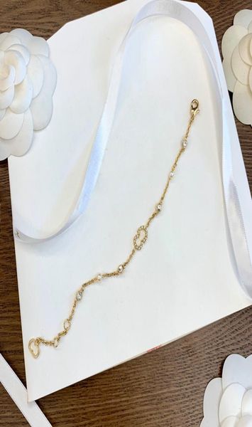 women designer bracelet luxury jewelry fashion gold dimond peal love bracelets letter chain link wedding new ornaments with box 229517091, Golden;silver
women designer bracelet luxury jewelry fashion gold dimond peal love bracelets letter chain link wedding new ornaments with box 229517091, Golden;silver