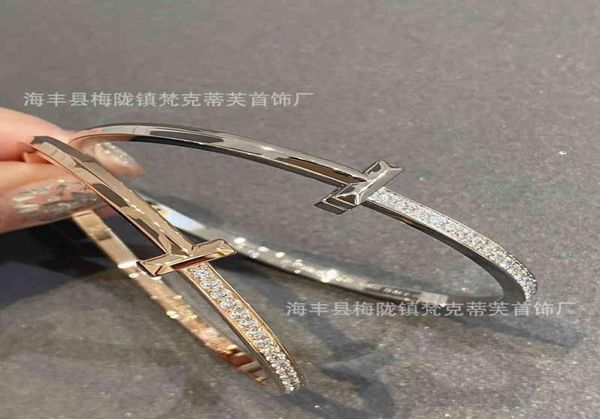dijia t1 high cnc plated 18k gold half couple narrow wide version diamond t letter bracelet5261149, Golden;silver
dijia t1 high cnc plated 18k gold half couple narrow wide version diamond t letter bracelet5261149, Golden;silver