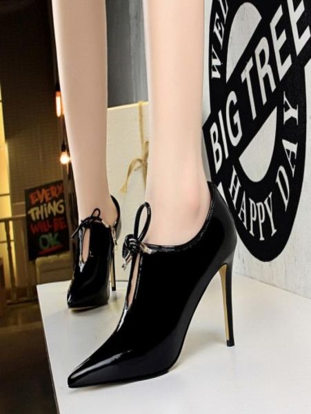 european stiletto high heel short boots patent leather pointed bow straps british style martin boots women039s single boots9263686, Black
european stiletto high heel short boots patent leather pointed bow straps british style martin boots women039s single boots9263686, Black