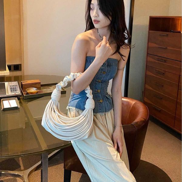 botegss ventss jodie bags for women personalized and creative bag womens 2023 summer new fashion lamian noodles knitting with real logo 4aop
botegss ventss jodie bags for women personalized and creative bag womens 2023 summer new fashion lamian noodles knitting with real logo 4aop