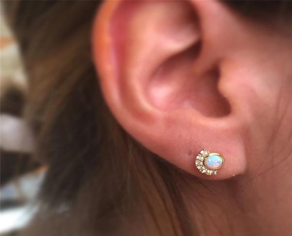 korean sparking zircon round white fire opal earrings for women prong stud wedding jewelry small cute earring3333905, Golden;silver
korean sparking zircon round white fire opal earrings for women prong stud wedding jewelry small cute earring3333905, Golden;silver