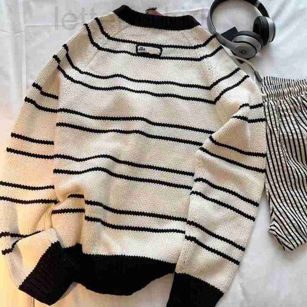 womens sweaters designer high version black and white striped wool sweater with round neck pullover knit loose versatile new styles for wome, White;black
womens sweaters designer high version black and white striped wool sweater with round neck pullover knit loose versatile new styles for wome, White;black