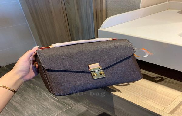 2022 designer classic women single shoulder bag luxury famous wallets flower star print ladies leather crossbody bag retro handbag6252040, Red;black
2022 designer classic women single shoulder bag luxury famous wallets flower star print ladies leather crossbody bag retro handbag6252040, Red;black