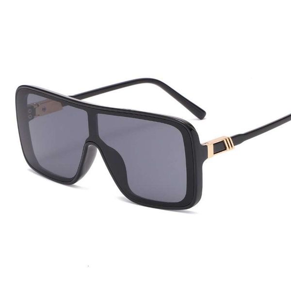 fashion one piece square sunglasses trendy big frame for men and women street shooting glasses, White;black
fashion one piece square sunglasses trendy big frame for men and women street shooting glasses, White;black