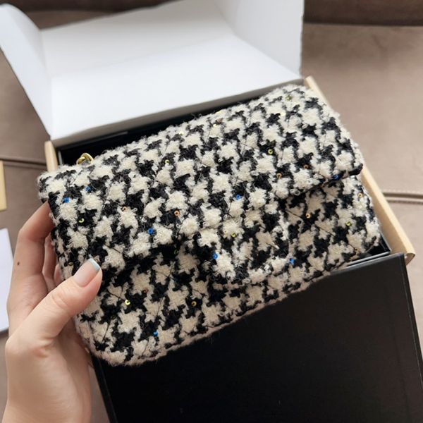 paris luxury designer tweed shoulder bag french brand mini lady classic diamond lattice crossbody bag women fashion sequin flap bag autumn a
paris luxury designer tweed shoulder bag french brand mini lady classic diamond lattice crossbody bag women fashion sequin flap bag autumn a