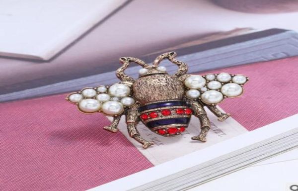 fashionable graceful letter ladies brooch metal hollowed out rhinestone brooches zinc alloy pin designer for women jewelr3472502, Gray
fashionable graceful letter ladies brooch metal hollowed out rhinestone brooches zinc alloy pin designer for women jewelr3472502, Gray