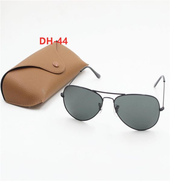 1pcs fashion retro designer pilot sunglasses black frame black 62mm glass lens brown box7656400, White;black
1pcs fashion retro designer pilot sunglasses black frame black 62mm glass lens brown box7656400, White;black