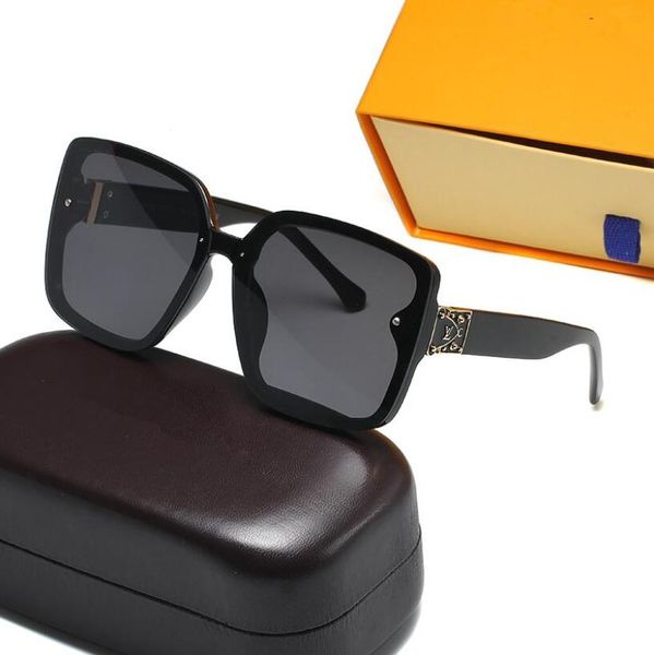 men designer sunglasses with box sunglasses for women hip hop luxury classics fashion matching driving beach shading uv protection polarized, White;black
men designer sunglasses with box sunglasses for women hip hop luxury classics fashion matching driving beach shading uv protection polarized, White;black