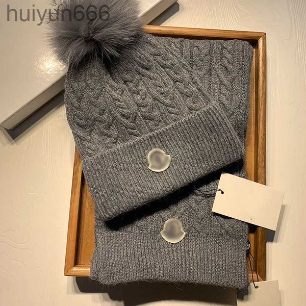 2023 luxury designer wool trend hat scarf set luxury sacoche hats men and women fashions shawl cashmere scarfs gloves suitable for winter dr, Blue;gray
2023 luxury designer wool trend hat scarf set luxury sacoche hats men and women fashions shawl cashmere scarfs gloves suitable for winter dr, Blue;gray