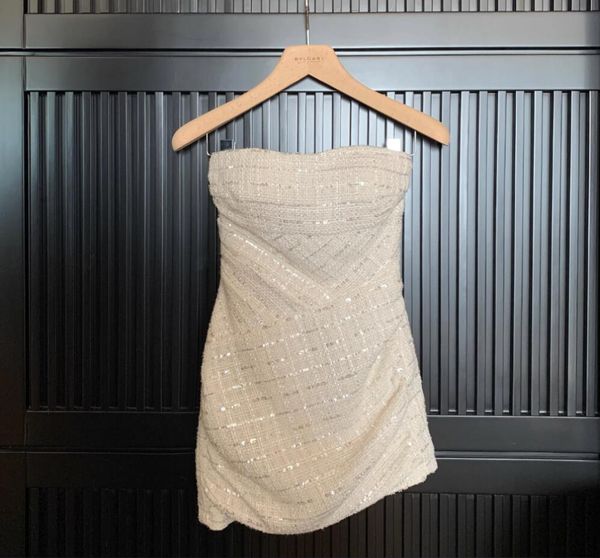 2023 new xiaoxiang embroidered fishbone bra dress for women with advanced feeling, temperament, slim fit, slim wrap hip skirt, Black;gray
2023 new xiaoxiang embroidered fishbone bra dress for women with advanced feeling, temperament, slim fit, slim wrap hip skirt, Black;gray