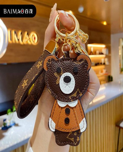 new gift gold keychains brand designer key chain mens luxury car keyring womens buckle keychain handmade leather men women bags pe2740628, Silver
new gift gold keychains brand designer key chain mens luxury car keyring womens buckle keychain handmade leather men women bags pe2740628, Silver