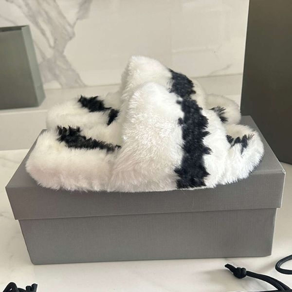 2023 women fur slides winter plush slippers indoor wool sandals warm flip flops with box no468, Black
2023 women fur slides winter plush slippers indoor wool sandals warm flip flops with box no468, Black