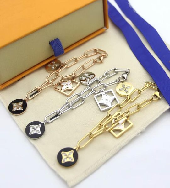 new arrive fashion lady titanium steel v letter 18k plated gold thick bracelets with hollow out mother of pearl four leaf flower p8999081, Black
new arrive fashion lady titanium steel v letter 18k plated gold thick bracelets with hollow out mother of pearl four leaf flower p8999081, Black