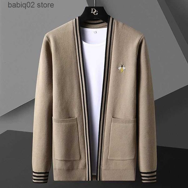 men's sweaters 2022 autumn bee embroidery men's sweater cardigan korean casual coat elegant men sweater coat trend abrigo hombre, White;black
men's sweaters 2022 autumn bee embroidery men's sweater cardigan korean casual coat elegant men sweater coat trend abrigo hombre, White;black