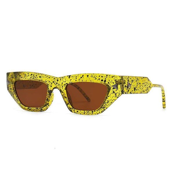 computer mirror trendy sunglass street shooting anti blue water ink avant garde cat eye sunglasses, White;black
computer mirror trendy sunglass street shooting anti blue water ink avant garde cat eye sunglasses, White;black