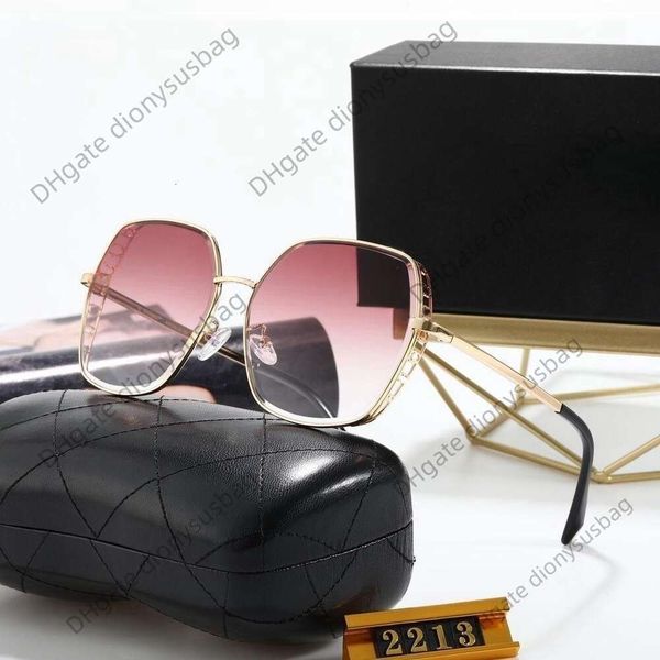 luxury brand glasses new street p sunglasses female celebrities same polarized elegant and fashionable large round face slimming, White;black
luxury brand glasses new street p sunglasses female celebrities same polarized elegant and fashionable large round face slimming, White;black