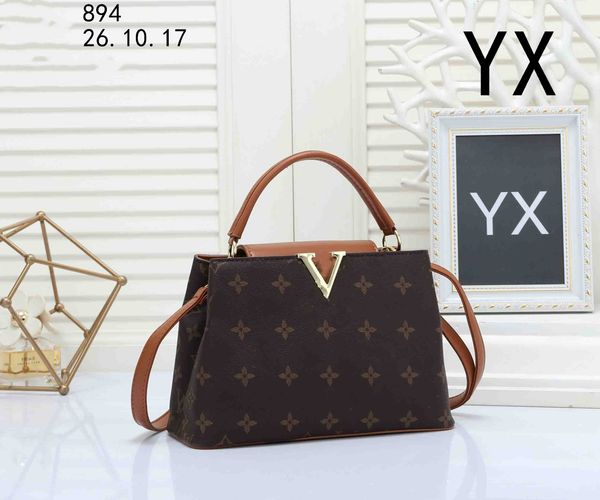 2023 designer bag, handbag, shoulder bag, women's handbag, fashion caprines, large capacity leather, solid color, classic metal leather
2023 designer bag, handbag, shoulder bag, women's handbag, fashion caprines, large capacity leather, solid color, classic metal leather