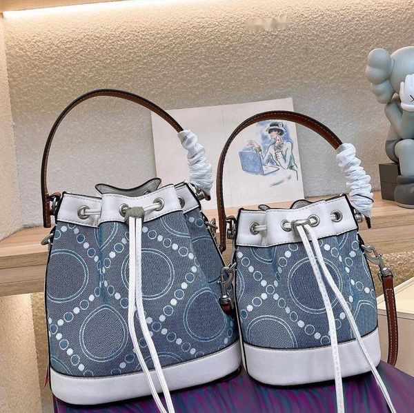 handbag crossbody bucket bag designer bag ladies shoulder bags women luxurys handbags classic fashion cross body totes blue 2 size
handbag crossbody bucket bag designer bag ladies shoulder bags women luxurys handbags classic fashion cross body totes blue 2 size