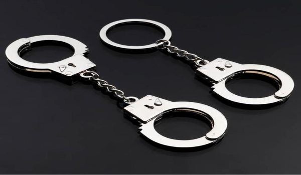 handcuff shaped key chain hook holder ring barrel plating zinc alloy promotional bulk metal mini handcuffs keychain2350746, Silver
handcuff shaped key chain hook holder ring barrel plating zinc alloy promotional bulk metal mini handcuffs keychain2350746, Silver