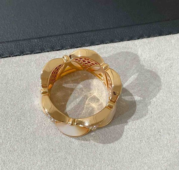 2023 luxury quality charm punk band ring with diamond and nature shell beads pearl in 18k rose gold plated have stamp box fan shape ps7613b, Silver
2023 luxury quality charm punk band ring with diamond and nature shell beads pearl in 18k rose gold plated have stamp box fan shape ps7613b, Silver