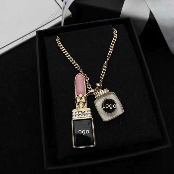 designer jewelry necklace new jewelry letter double mouth red square clavicle chain with high grade and small design temperament necklace, Black
designer jewelry necklace new jewelry letter double mouth red square clavicle chain with high grade and small design temperament necklace, Black