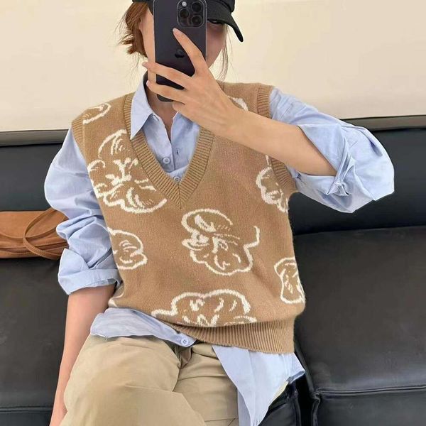 knitted vest for women spring korean version of the retro style sleeveless sweater, Black;white
knitted vest for women spring korean version of the retro style sleeveless sweater, Black;white