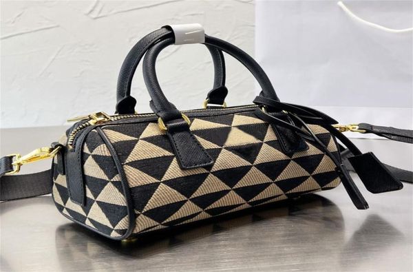 symbole embroidered jacquard fabric andle bag women men saffiano handles handbag metal hardware zipper closure tote with feet4346933
symbole embroidered jacquard fabric andle bag women men saffiano handles handbag metal hardware zipper closure tote with feet4346933