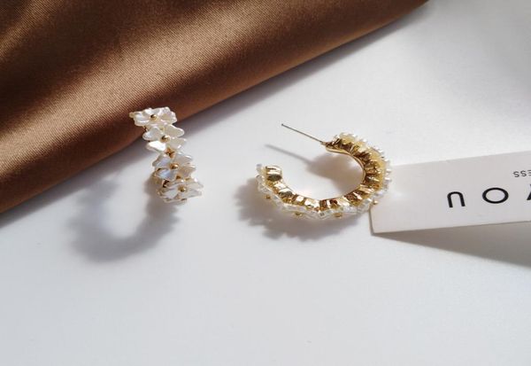 s925 needle flower fashion golden plating white resin hoop earrings women jewelry girl student gifts for party6705031, Silver
s925 needle flower fashion golden plating white resin hoop earrings women jewelry girl student gifts for party6705031, Silver