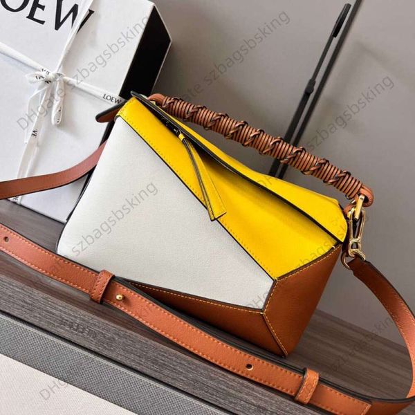 high-end crossbody handbag tote bag lowe brand new puzzles calfskin colored woven single shoulder oblique straddle handheld bag
high-end crossbody handbag tote bag lowe brand new puzzles calfskin colored woven single shoulder oblique straddle handheld bag