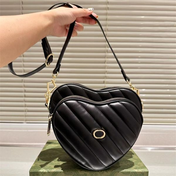 2023 woman heart shoulder bags designer bag small crossbody bag fashion stripe cross body valentines tote leather 5a
2023 woman heart shoulder bags designer bag small crossbody bag fashion stripe cross body valentines tote leather 5a