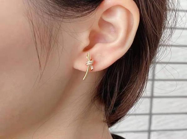 season's new geometric retro rope knot stud earrings knotted niche 18k gold plated diamond fashion jewelry gift6036459, Golden;silver
season's new geometric retro rope knot stud earrings knotted niche 18k gold plated diamond fashion jewelry gift6036459, Golden;silver