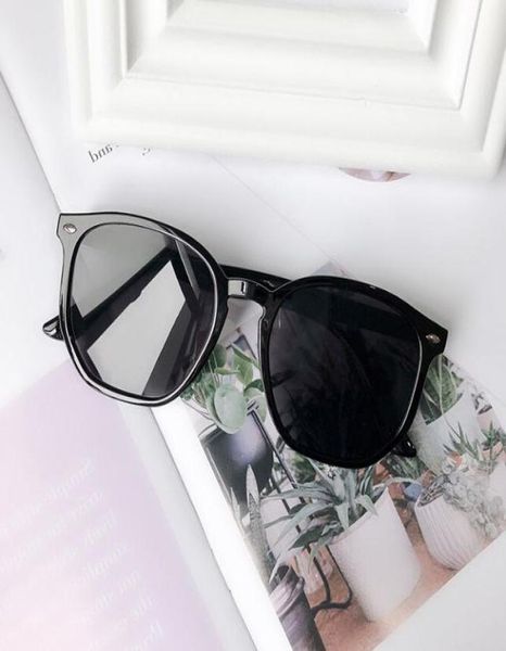 new polygonal sunglass men women stylish design sunglasses outdoor uv400 eyewear b36 with case box highquality6243479, White;black
new polygonal sunglass men women stylish design sunglasses outdoor uv400 eyewear b36 with case box highquality6243479, White;black